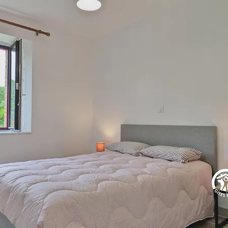 Du Herisson, 6 Personnes Holiday home